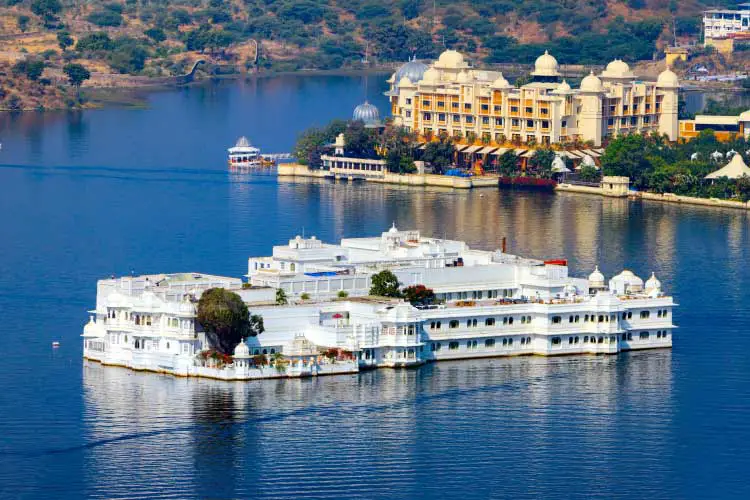 Lake Pichola and Taj Lake Palace , Udaipur, Rajasthan, India