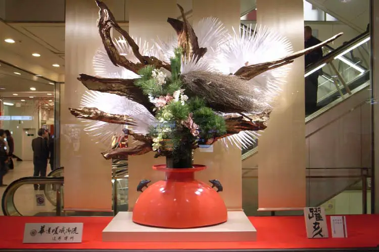 Ikebana celebrating Kadomatsu