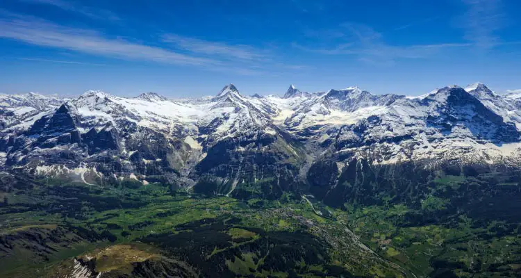 Paragliding from Grindelwald to Interlaken