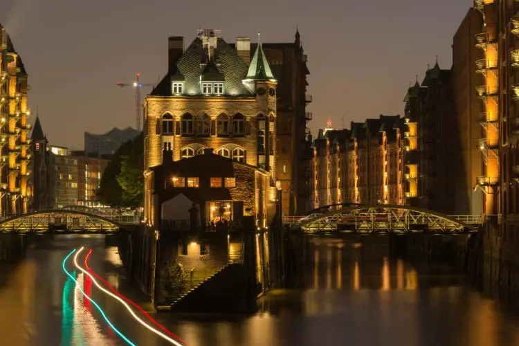 The Moated Castle, Hamburg