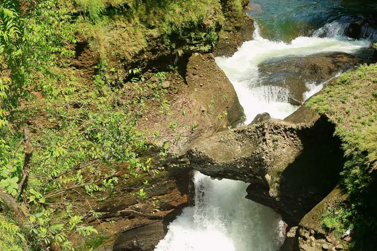 Davis Falls, Nepal