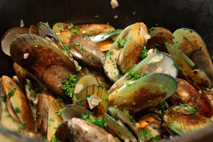 Moules Mariniere with New Zealand Green-Lipped Mussels