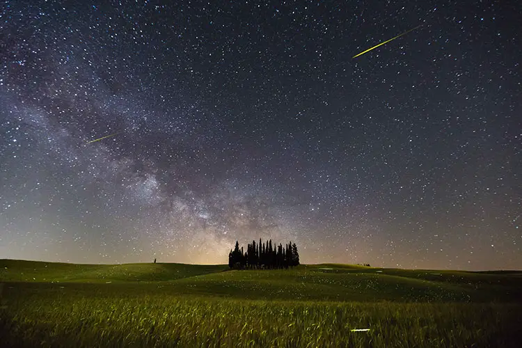 Fireflies and stars in Tuscany